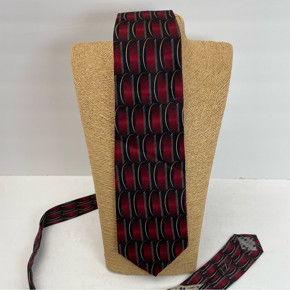 JZ Richards Double red black  Abstract Silk Tie